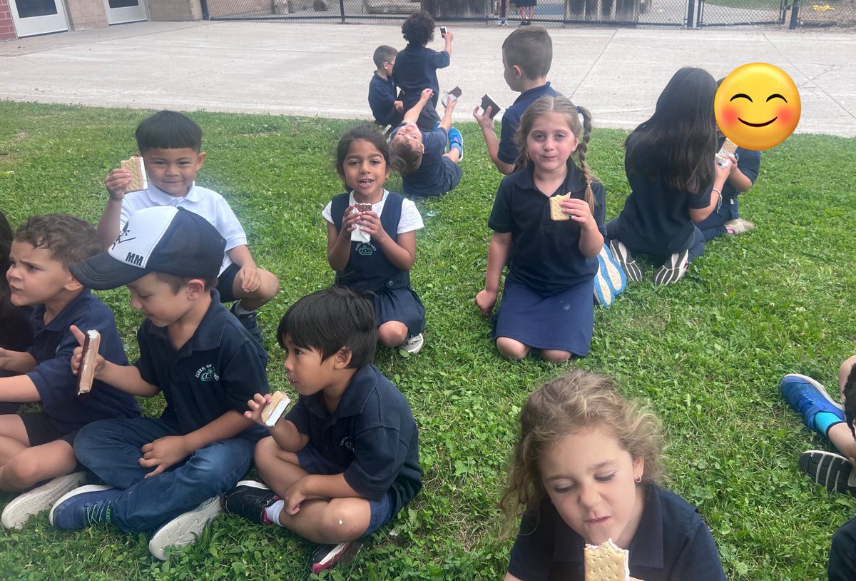 kinder_101's tweet photo. Happy Ice cream Day! 🍦🍦 https://t.co/SavGb6BNhs