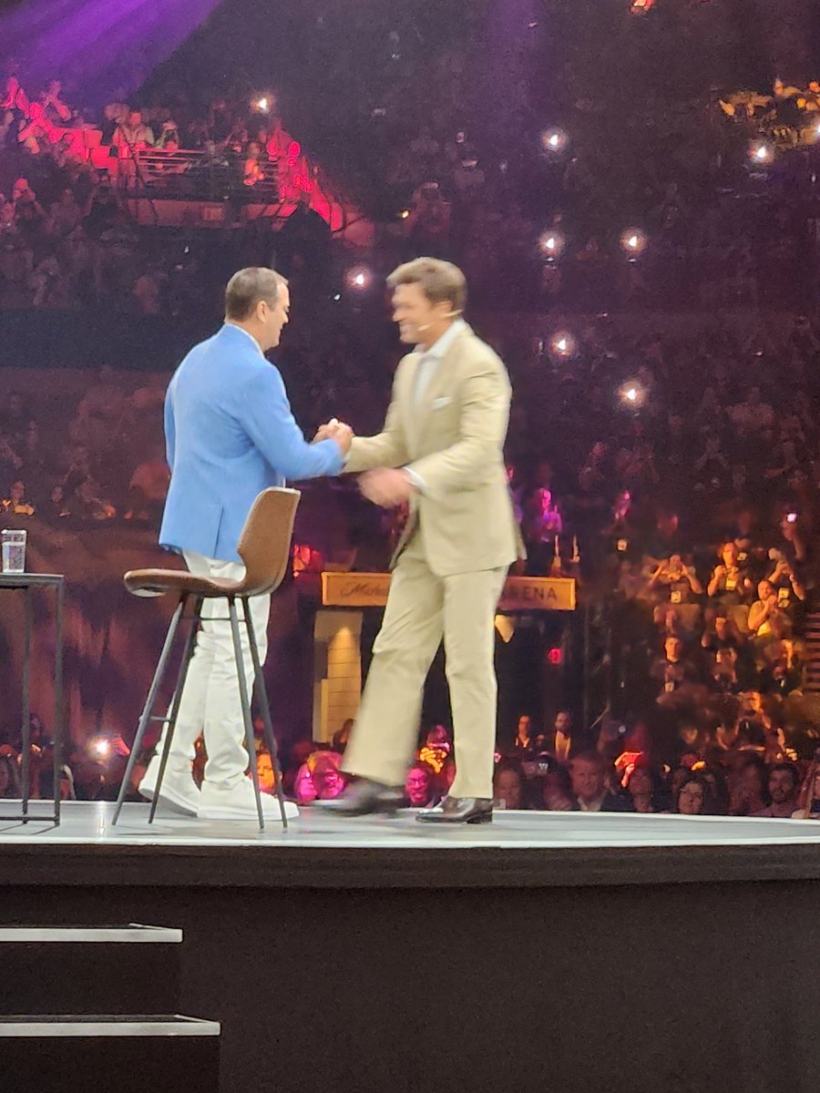 jkrause1's tweet photo. ##CiscoLive just watched Tom Brady at the Keynote!!! https://t.co/dtH8T0bxQx