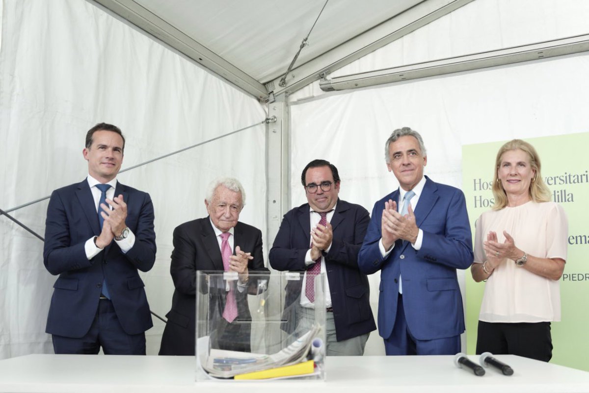hospiten's tweet photo. 👏 Una maravillosa jornada, que marca el inicio de algo grande: 🏥Un complejo hospitalario que generará más de 800 nuevos empleos, y 350 durante su construcción. 45 especialidades médico-quirúrgicas, 17 quirófanos, 5 paritorios,  80 consultas externas y la tecnología más puntera completarán el nuevo Hospiten Boadilla. 

🩵 Seguimos trabajando por ofrecer el mejor cuidado y la atención sanitaria, siempre centrados en las personas. 

#HospitenBoadilla #Hospiten #ElTejidoQueNosUne