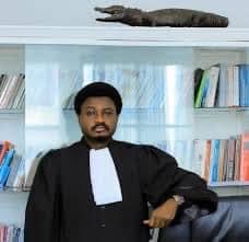 Désormais,  avant d'entrer dans une chambre d'hôtel avec une femme, il faudra présenter le certificat de mariage" 

✍️Constant Mutamba😀