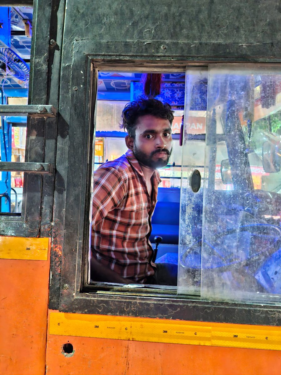 abhishektriv's tweet photo. He doesn't have licence on him may be don't have it at All.

Please take necessary action and don't put innocent people's lives on risk with such Vehicles and such unskilled drivers.. https://t.co/aY7SfZlHq9