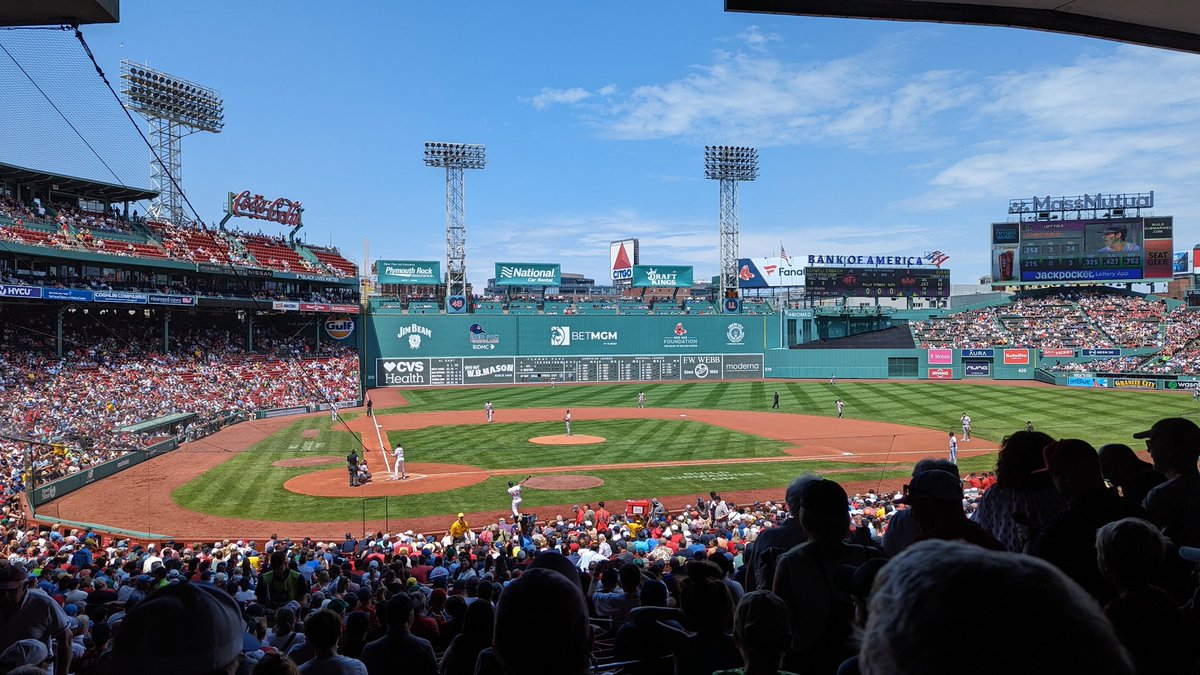 tedsox31's tweet photo. Watching the Other Sox. https://t.co/FC7j7Nw14J