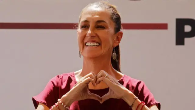 DaysOfNoahh's tweet photo. Elite Kabbalists doing a #Kabbalah #Cabala #Heart in the Mexican sh-elections.
#Lamed https://t.co/r7Ww5bF8Zb