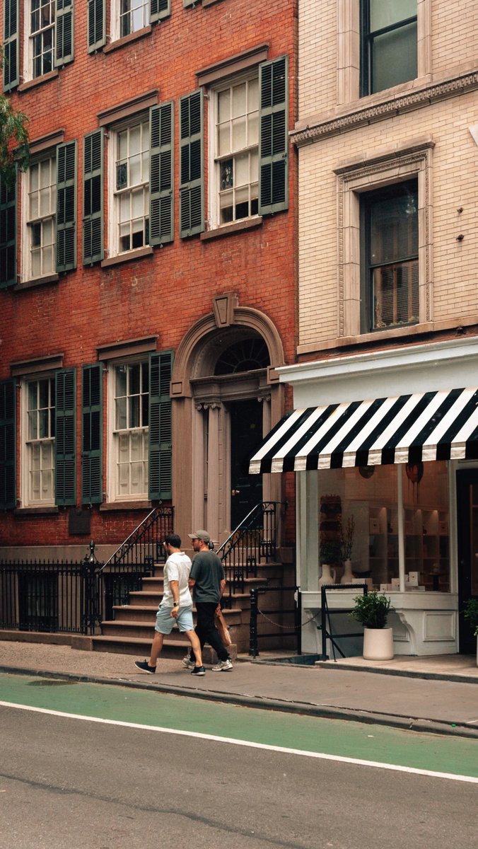 {summer loading} moments from may ☀️🚖💐✨
.
.
.
instagram.com/reel/C7ysLbNgc…