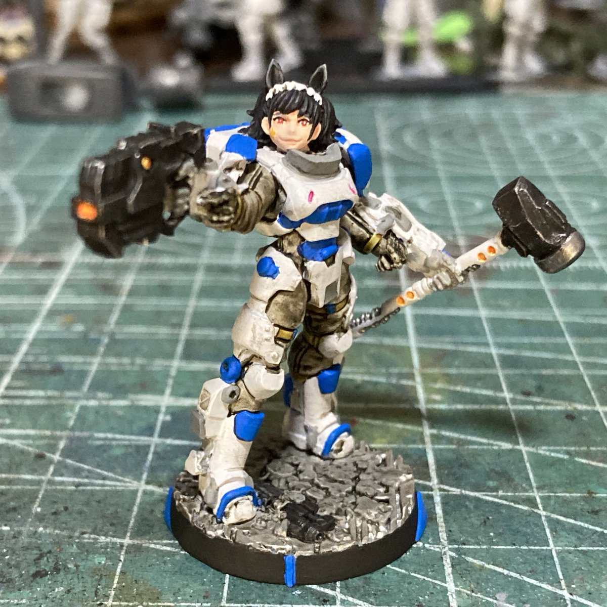 MeU_317's tweet image. Diggerが完成しました。
思いつきで『キンデスメイドの余った頭を付けてみたらいけるのでは？』と購入して付けてみたらバッチリだった。
すごいムカつく顔をしている。
#Infinitythegame