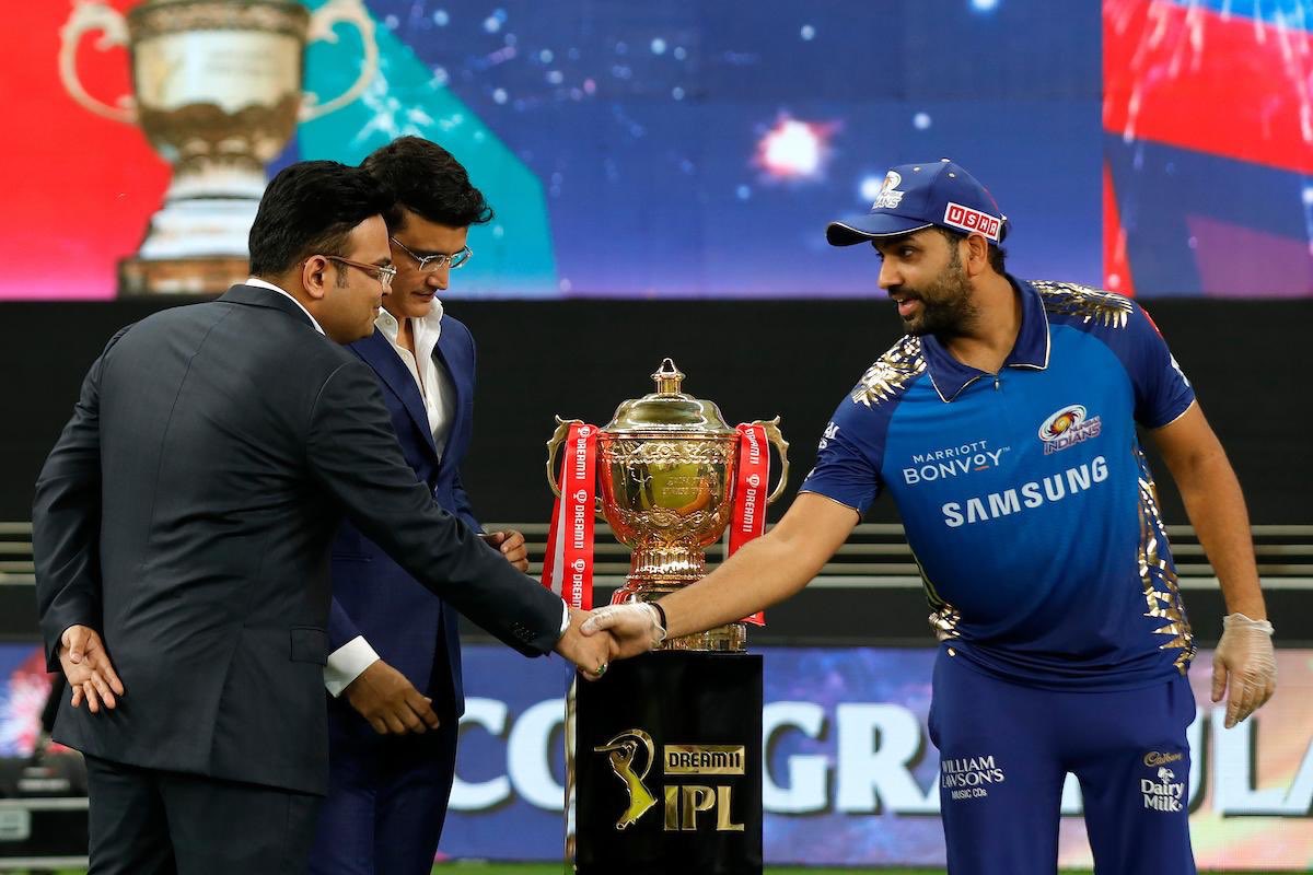 iamjaydungrani's tweet image. Congrats to everyone involved in #IPL2020. It’s been a privilege &amp;amp; an honour to lead a team of motivated professionals to deliver a historic season.

I thank Cricket fans, @StarSportsIndia &amp;amp; sponsors for believing in us. Thank you, India 🇮🇳 - @SGanguly99 @ThakurArunS @hemangamin
