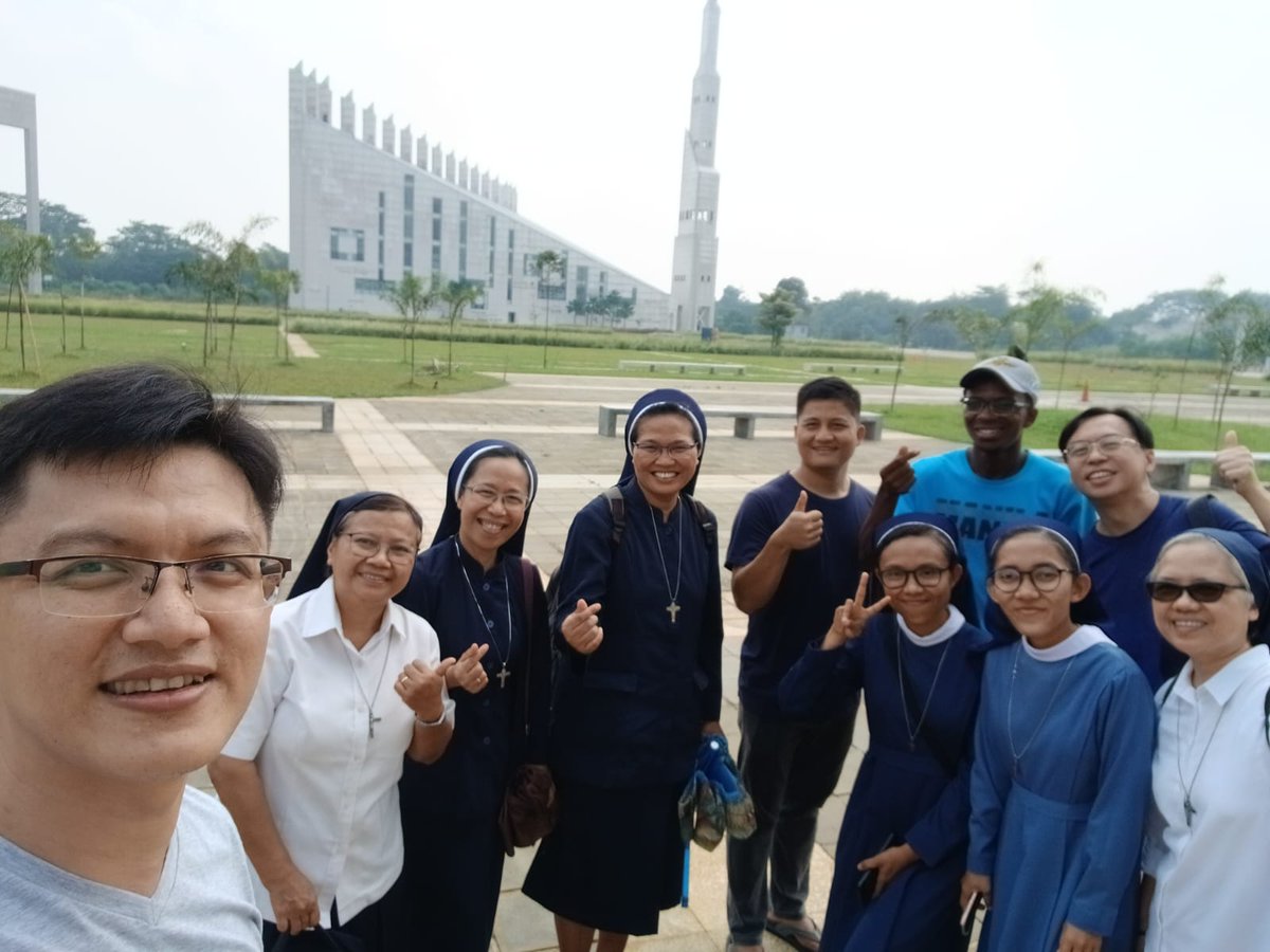 SusterADM's tweet photo. Salah satu kegiatan bersama memperdalam keislaman  dan kekristenan di uiii (Universitas Islam Internasional Indonesia) di Depok. https://t.co/yIX5MPZWRp