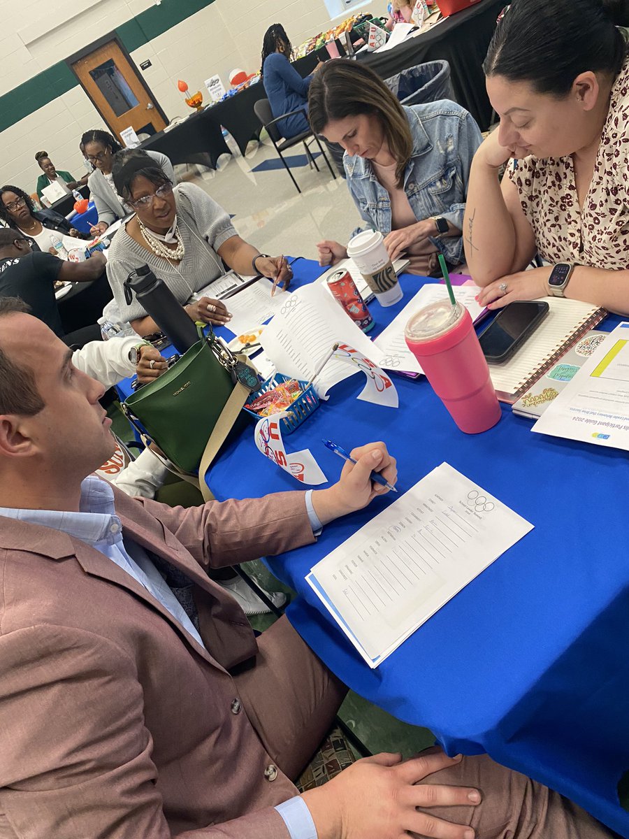 BangnSnouff's tweet photo. @IPSSchools Leaders are fueling up for Day 3 of Summit! Many thanks to @IPSFund for sponsoring School Leader Summit by providing breakfast and lunch throughout the week! Kicking off the morning with an Olympic word search! #IPSDistrictPD #ipsPD #watchuswork https://t.co/w2p8XnTsiy