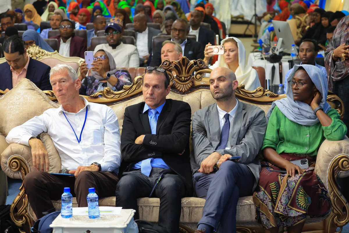 FAOSomalia's tweet photo. 📍Johwar

Today, @FAO and partners launched the Jowhar Offstream Storage Project (JOSP) to improve food security &amp; climate resilience along the Shabelle river by:

💧 enhancing access to water
⚠️reducing drought and flood risk
🌱boosting agricultural production https://t.co/qk2uKA9U7w