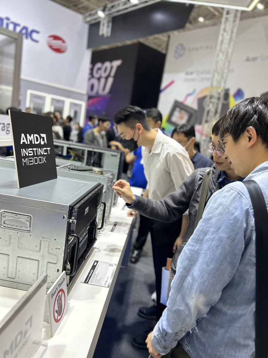 MiTACcomputing's tweet photo. It’s day 2 of TYAN & MiTAC at Computex 2024!
A big thank you to all the visitors who stopped by our booth today to discuss server technology today!😊😊
#Computex2024 #Server #AMD #Intel #TYAN #MiTAC https://t.co/rxspUpZpzF