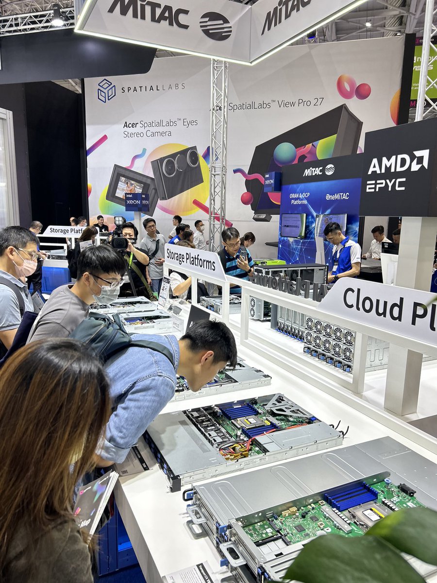 MiTACcomputing's tweet photo. It’s day 2 of TYAN & MiTAC at Computex 2024!
A big thank you to all the visitors who stopped by our booth today to discuss server technology today!😊😊
#Computex2024 #Server #AMD #Intel #TYAN #MiTAC https://t.co/rxspUpZpzF