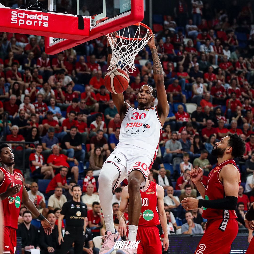 thebasket13's tweet photo. המספרים של מרכוס בינגהאם העונה 🔥
עונה מסקרנת לסנטר (23, 2.13 מ׳) בהפועל חיפה
• 14.5 נקודות 
• 64.5% ל-2
• 8.1 ריבאונדים
• 1.8 חסימות
• 1.1 חטיפות
• 1.1 אסיסטים
• 19 מדד | 18 משחקים | 27.8 דקות
איפה אתם חושבים שהוא ישחק בעונה הבאה? 🍿 https://t.co/udqRVs9KMR