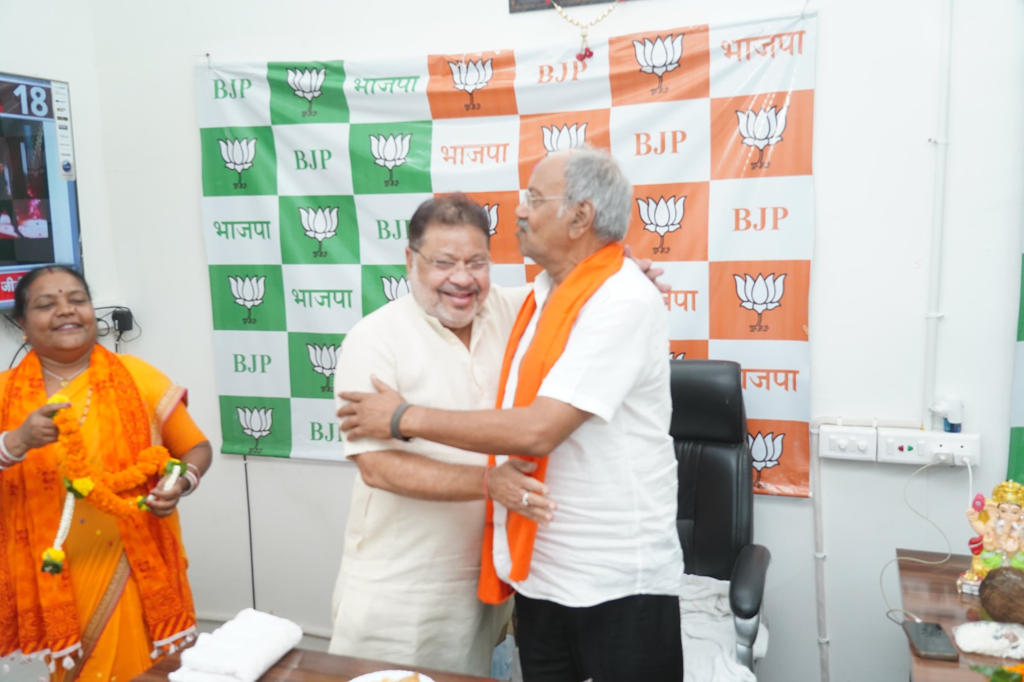 Sunil Soni on X: "रायपुर लोकसभा में श्री बृजमोहन अग्रवाल जी की ऐतिहासिक जीत हुई । बधाई जी । @AmitShah @BJP4CGState @brijmohan_ag @JPNadda https://t.co/4oqeJ5F2eU" / X