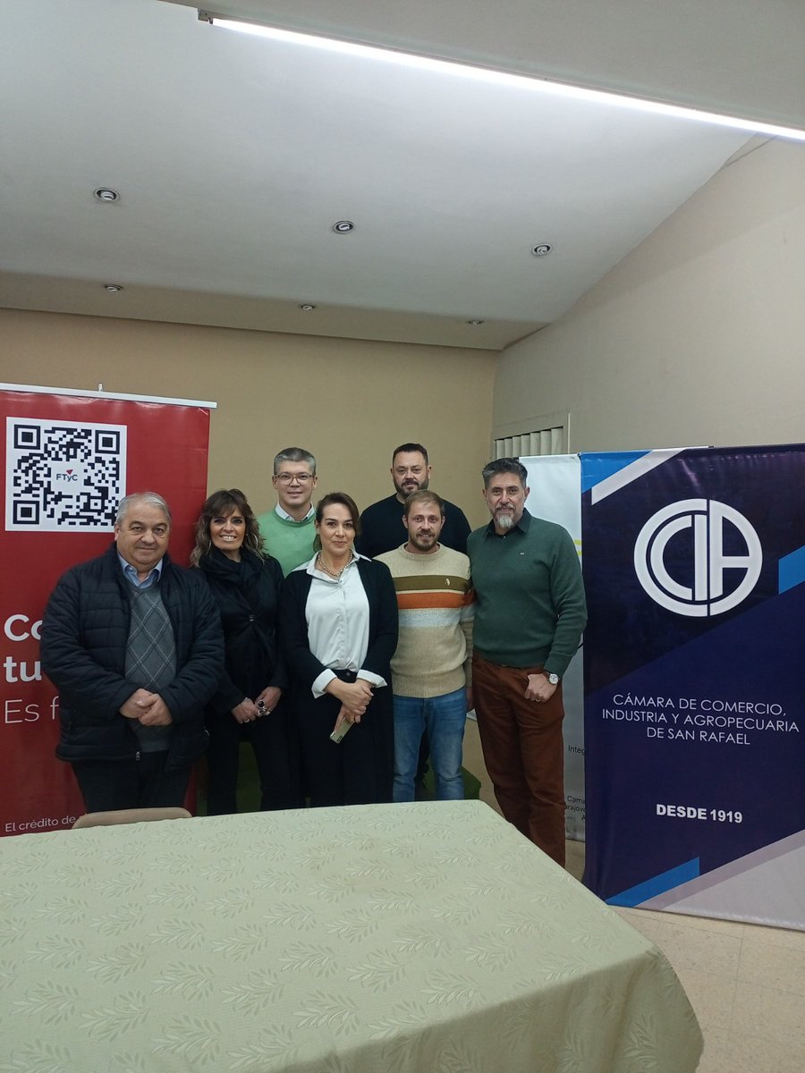 FTyC_Mza's tweet photo. 💪🐮Ayer estuvimos en la @camarasanrafael junto a productores ganaderos informando y asesorando sobre los créditos para impulsar la actividad. Gracias por recibirnos y trabajar en equipo!

Para quienes no pudieron asistir, compartimos la info: https://t.co/futEfnpbOF https://t.co/sDMSdgpWxH