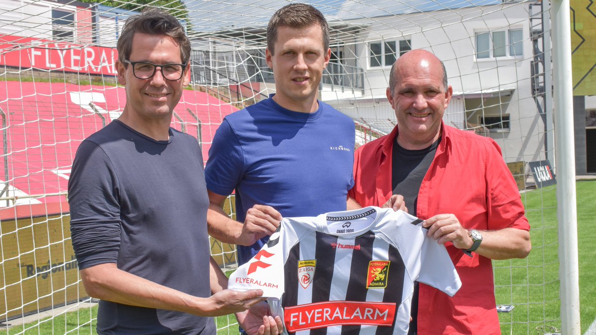 FCAdmiraWacker's tweet image. Transferkracher! Wir holen Stürmer Deni Alar. Alle Infos auf der Homepage 👉 bit.ly/43jRVtv #ligazwa #admira #kadernews #admiralligazwa #inundaut #herzblut