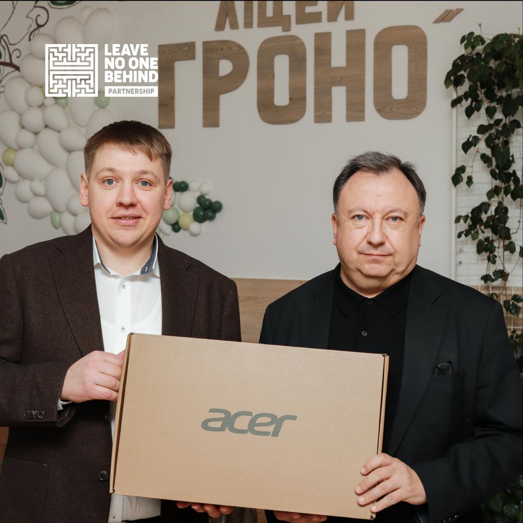 Dem_Forum's tweet photo. The #LeaveNoOneBehind Partnership, initiated & implemented in #Ukraine🇺🇦 by #DemForum & @m_kniazhytskyi, is made possible with the rock-solid support of @acer_ukraine & #Taiwan🇹🇼. #LNBP will upgrade school & educator ICT capabilities in #Lviv, #IvanoFrankivsk, #Poltava & beyond! https://t.co/OVQ1oKn6rn