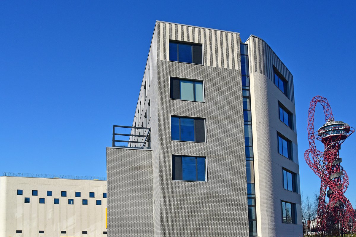 One of our favourite pictures from The Bobby Moore Academy. Showing off our AVS34 SM Louvres with the Orbit alongside.

You can check out the full case study on our website! 

Sir Bobby Moore Academy Louvres | Advanced Ventilation Systems
