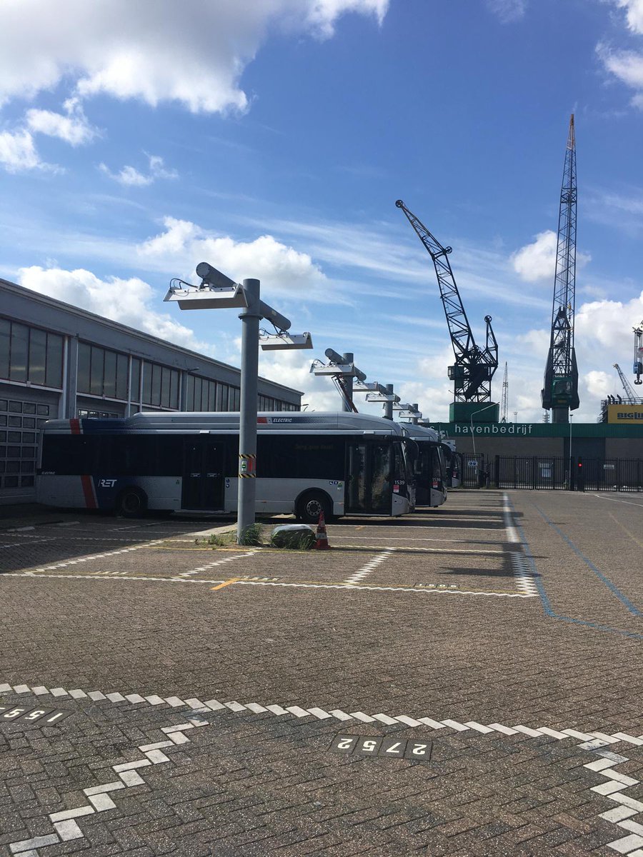 Making #Rotterdam green again! ⚡️🚍 Deploying 97 #electric public buses and the associated charging infrastructure in the #Netherlands to #decarbonise #transport and bring forward the #EUGreenDeal 🇳🇱🤝🇪🇺 👇 europa.eu/!kxPQv3 #eMobilityRevolution #EU #CEFTransport
