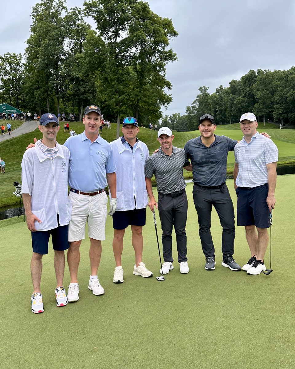 PGATOUR's tweet photo. Good morning from Muirfield 👋

🌟 Peyton Manning
🌟 @McIlroyRory
🌟 Chris Pratt (@PrattPrattPratt)
🌟 Anthony Gonzalez https://t.co/qe4ULh4N98