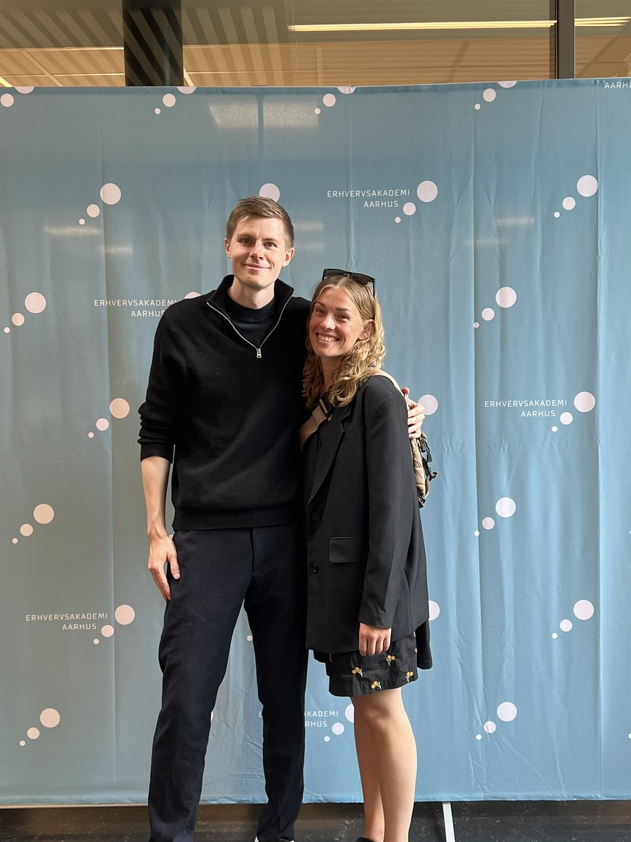 Lille opdatering herfra: 
Jeg er simpelthen blevet færdig med min finansøkonom 🎓

Kan være der bliver tid til lidt hygge streams i løbet af sommeren ❤️