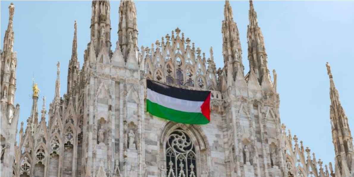 europaverde_it's tweet photo. Stefano #Apuzzo, candidato alle Europee con #AlleanzaVerdiSinistra ha affisso la bandiera della #Palestina sul Duomo di Milano.
#cessateilfuoco https://t.co/1iuzf9wESu