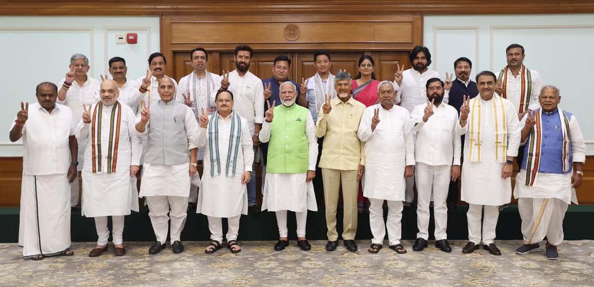 iChiragPaswan's tweet photo. आज नई दिल्ली में राष्ट्रीय जनतांत्रिक गठबंधन (एनडीए) की बैठक में शामिल हुआ। इस दौरान प्रधानमंत्री आदरणीय श्री @narendramodi जी को सर्वसम्मति से पुनः एनडीए का नेता चुना गया। मुझे प्रधानमंत्री के नेतृत्व पर पूर्ण भरोसा है। प्रधानमंत्री जी के नेतृत्व में देश सर्वांगीण विकास करेगा। विकसित भारत के संकल्प को पूरा करने के लिए एनडीए सरकार प्रतिबद्ध है।