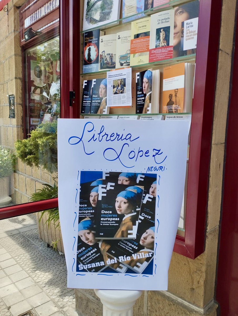 Su_delRio's tweet photo. Es una alegría ver mi libro en la vitrina de la preciosa #LibreríaLópez de #Neguri. Me envían estas fotos. Un honor y un regalo de la vida ver #12MujeresEuropeas, la entrevista y el cartel donde se cruzan las calles de Neguri. Gracias. Luz
#Getxo #España #UE #EleccionesEuropeas https://t.co/QXhZzfy80E