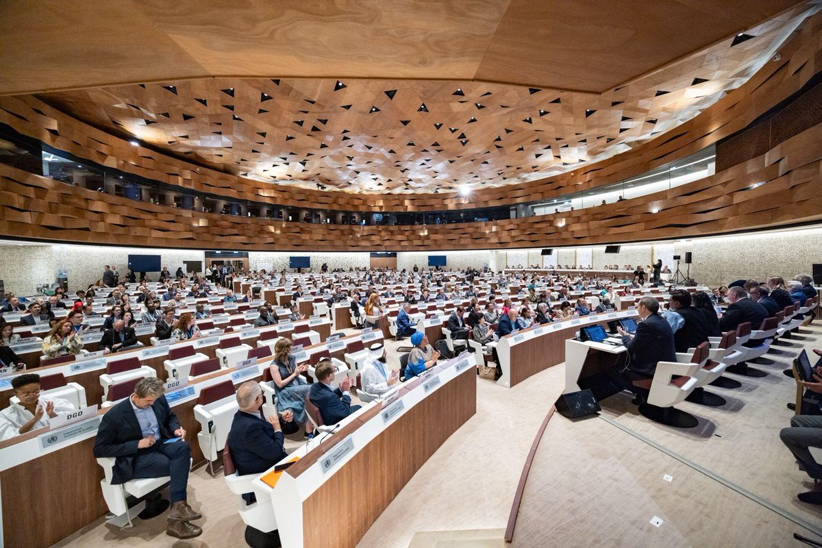 WorldVetAssoc's tweet photo. WVA took part in #WHA77 in which members approved changes to the International Health Regulations #IHR and agreed to extend negotiations for a #PandemicAgreement for another year. We also met with colleagues from @WHO, from @FAO and from the #AMR Multistakeholder Partnership https://t.co/5aIqCarS5l