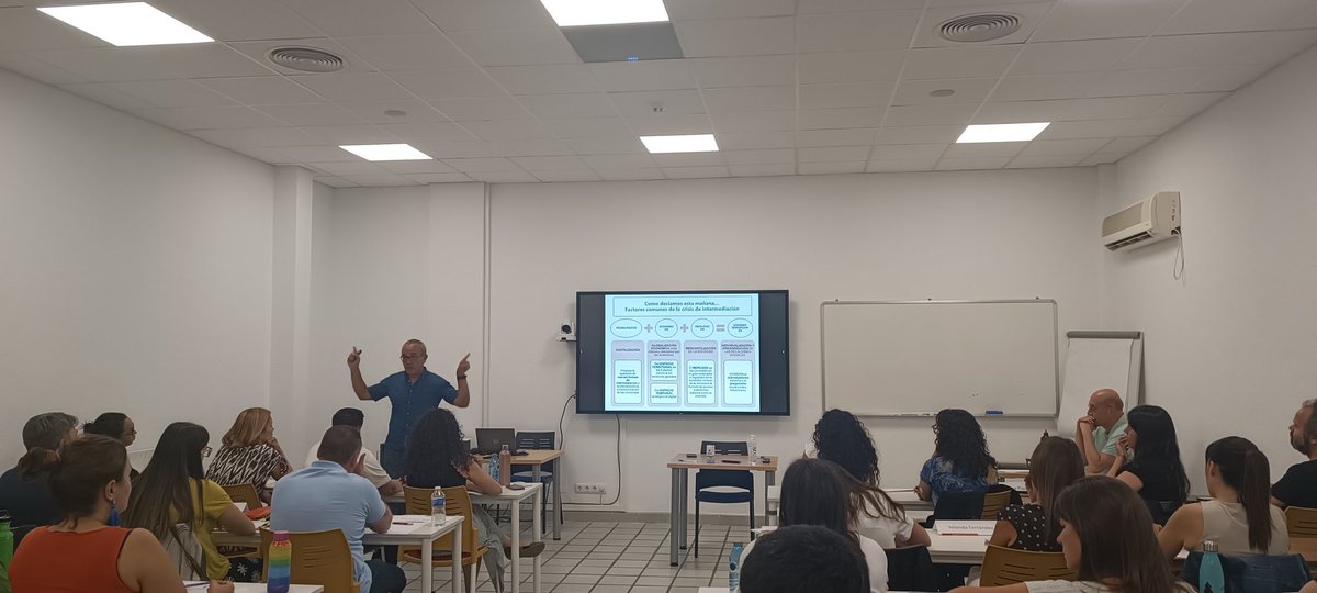 Para finalizar, giramos el foco hacia el sindicalismo. Hablamos de "Comisiones Obreras ante la crisis de la intermediación" con Joan Coscubiela <a href="/jcoscu/">J.Coscu</a> Director de la Escuela del Trabajo