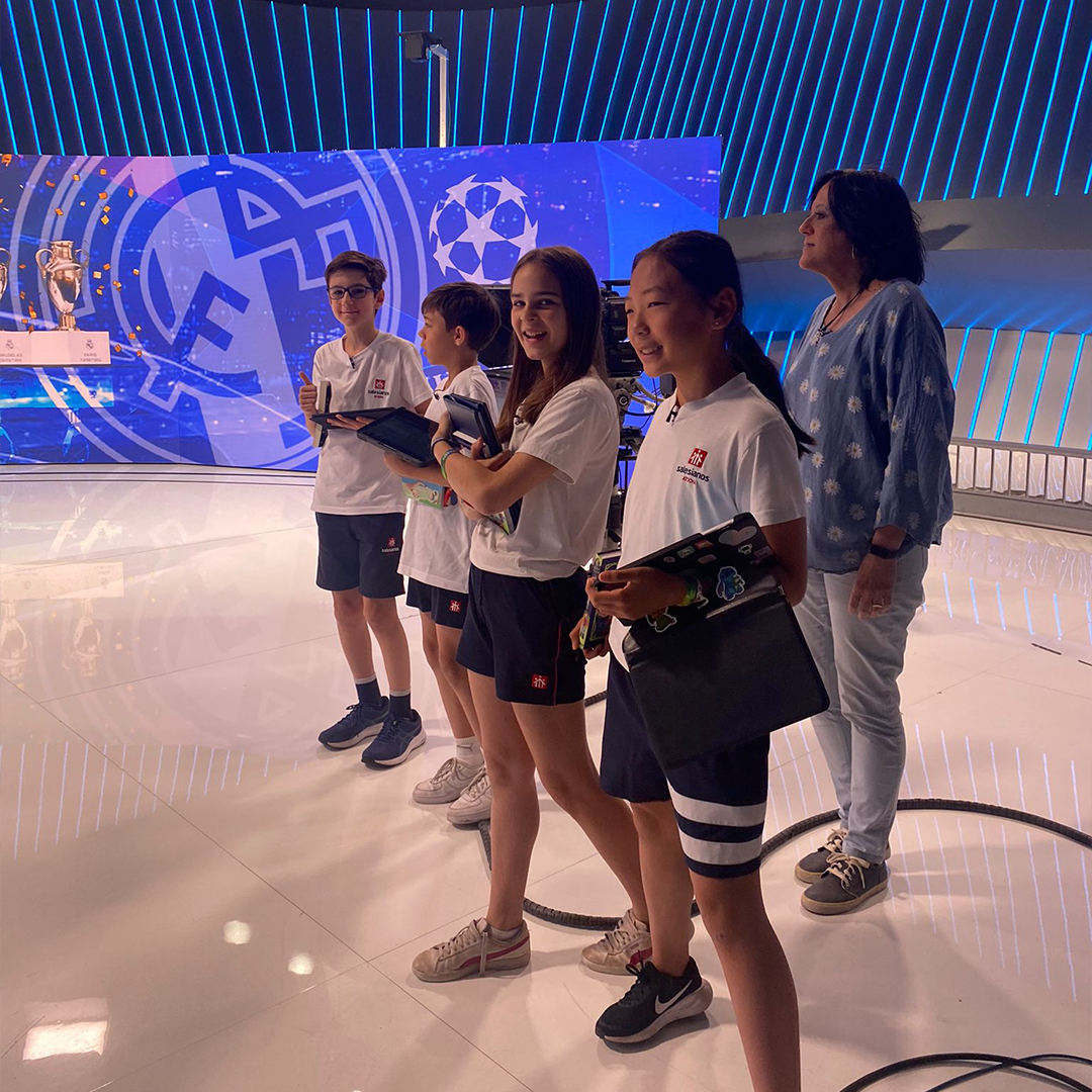 supertics's tweet photo. En el plato de @telemadrid , en un reportaje del programa Buenos días Madrid con nuestra compañera @mjpalop y alumnos de @salesianosatoch , acerca del primer estudio específico sobre comprensión lectora que se realiza en España, el Test NCL. https://t.co/HdnpP824qH