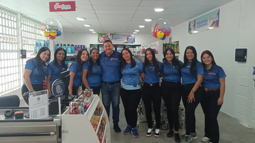 📌Nuestro equipo de Farmapatria Betijoque listo para brindarte la mejor atención. 24 horas a tu servicio.
Av Bolivar final de la calle 13, sector Arenal, barrio Buenos Aires, parroquia Betijoque.
#JuntosPorCadaLatido
#YosoyFarmapatria
<a href="/NicolasMaduro/">Nicolás Maduro</a> 
<a href="/MagaGutierrezV/">Magaly Gutiérrez Viña</a>