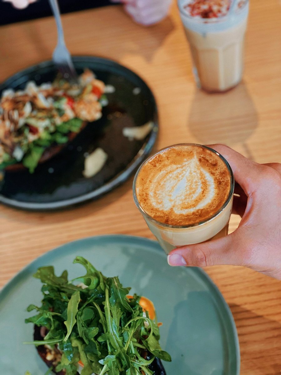 Today I had a fun lunch with friends I haven't seen for a long time🍽