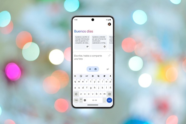 InfoTelecomClou's tweet photo. 🚀 La app de #Gemini, la IA de Google, ya está disponible en Android en España y pronto en iOS. 

Gestiona tareas de manera más eficiente: programas alarmas, realizas llamadas y obtienes asistencia visual. 

📲✨ Descárgala y optimiza tu día a día. #IA #Tecnología #Innovación https://t.co/y5VBorrMDc