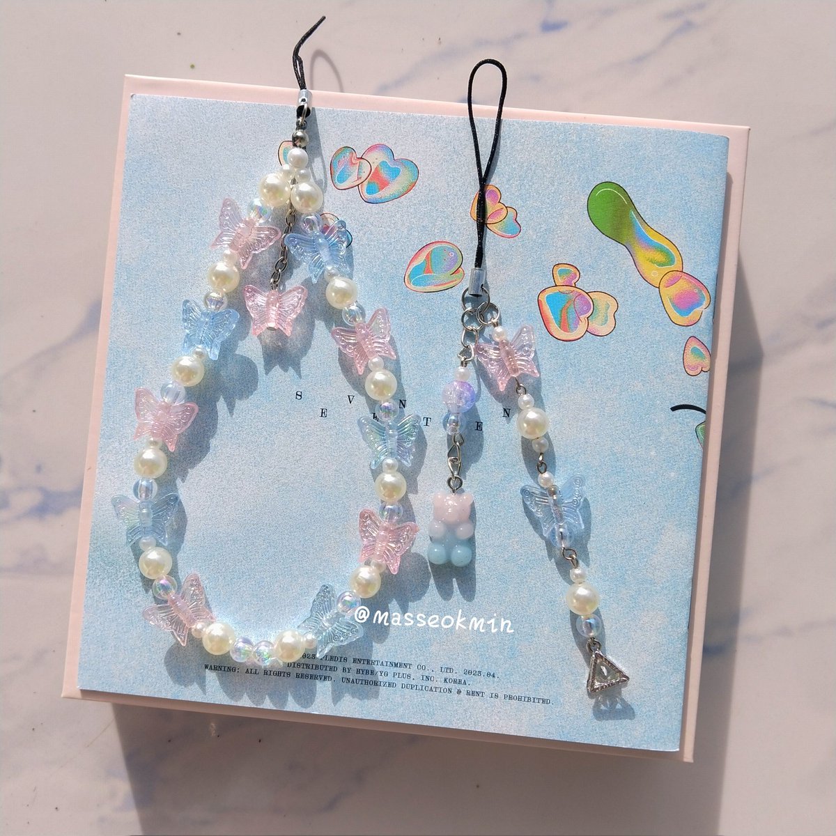 masseokmin's tweet photo. 🧚🏻‍♀️ help rt, thank u! 🧚🏻‍♀️

♡ . . wts phonestrap &amp; phonecharm rqs  ⊹

⩨ handmade
⩨ price 12.500 - 16.500
⩨ po shopee 7-15 hari (bisa lebih cepat)
⩨ order bisa lgsg co shopee 
⩨ limited stock

📍Jabar

link shopee⬇️
https://t.co/HxGFdRSWoY https://t.co/LazNx3GsD4