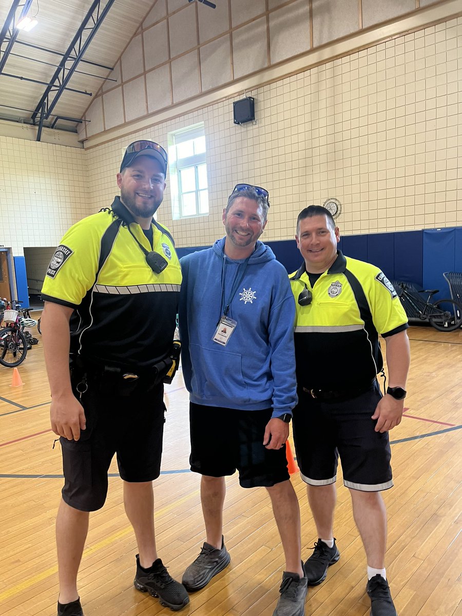 Thank you <a href="/DeerHillPhysEd/">DeerHillPE</a> and <a href="/CohassetPolice/">Cohasset Police</a> for an amazing Bike to School with Mr. You!