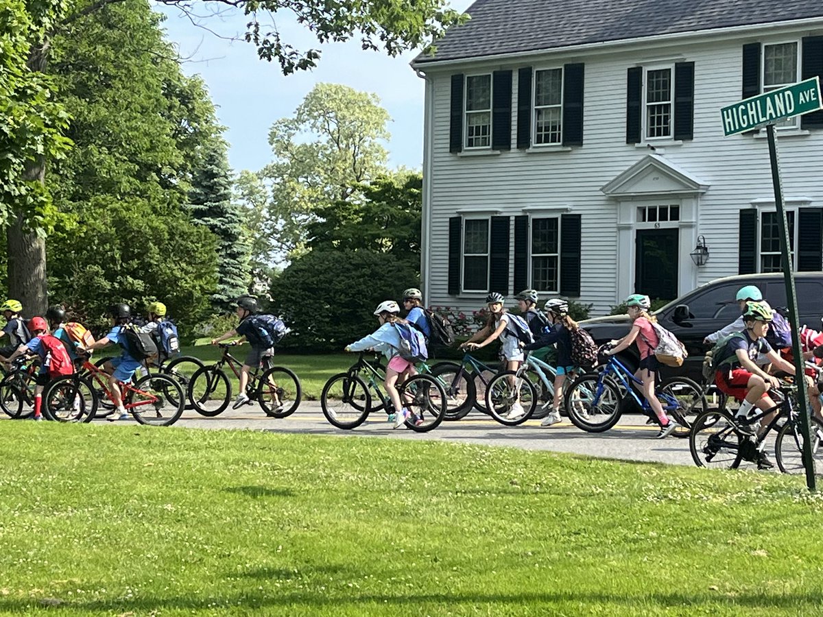 DeerHillSchool's tweet photo. Thank you @DeerHillPhysEd and @CohassetPolice for an amazing Bike to School with Mr. You! https://t.co/SG4LiMEpRp