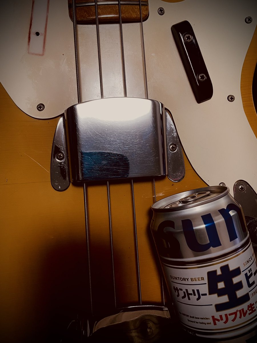 Bassist_KIYOSHI's tweet photo. 今日も飲み過ぎdeath☠️🤪🖕🏼
#サン生 🍺🍺🍺🍺🍺🍺
w/ #1969TELECASTERBASS
#1969年製テレキャスベース
#FenderTelecasterBass
#テレベ https://t.co/tEjiYi5XdW