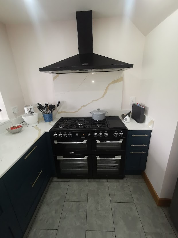 amfbuildingsol's tweet photo. Another stunning kitchen complete. When you use AMF Building Solutions Ltd to fit your kitchen, we offer everything you need from design to installation and everything in between. This recent project was fully managed by us. Get your dream kitchen hassle free. 👏

#bespoke https://t.co/3KIzzpZARj