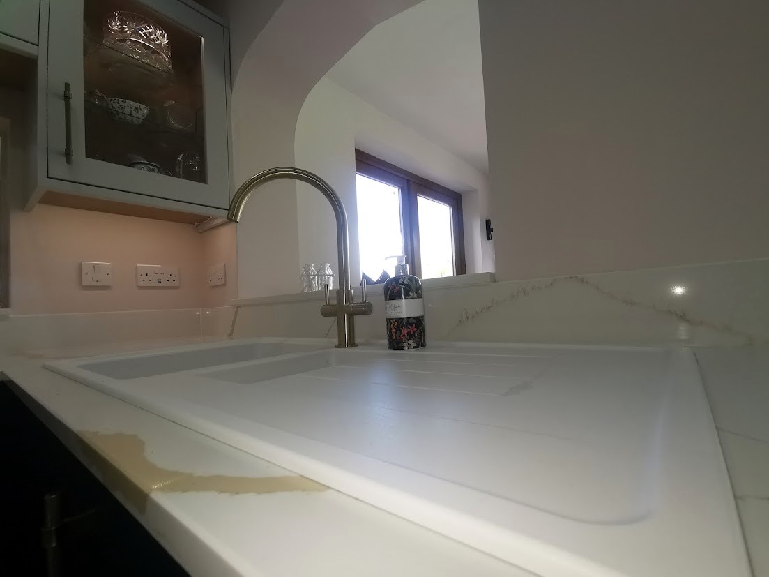amfbuildingsol's tweet photo. Another stunning kitchen complete. When you use AMF Building Solutions Ltd to fit your kitchen, we offer everything you need from design to installation and everything in between. This recent project was fully managed by us. Get your dream kitchen hassle free. 👏

#bespoke https://t.co/3KIzzpZARj