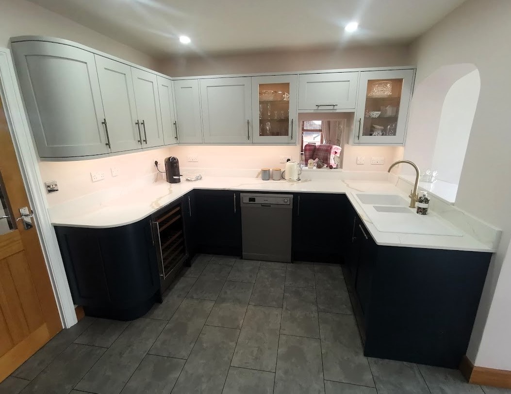 amfbuildingsol's tweet photo. Another stunning kitchen complete. When you use AMF Building Solutions Ltd to fit your kitchen, we offer everything you need from design to installation and everything in between. This recent project was fully managed by us. Get your dream kitchen hassle free. 👏

#bespoke https://t.co/3KIzzpZARj
