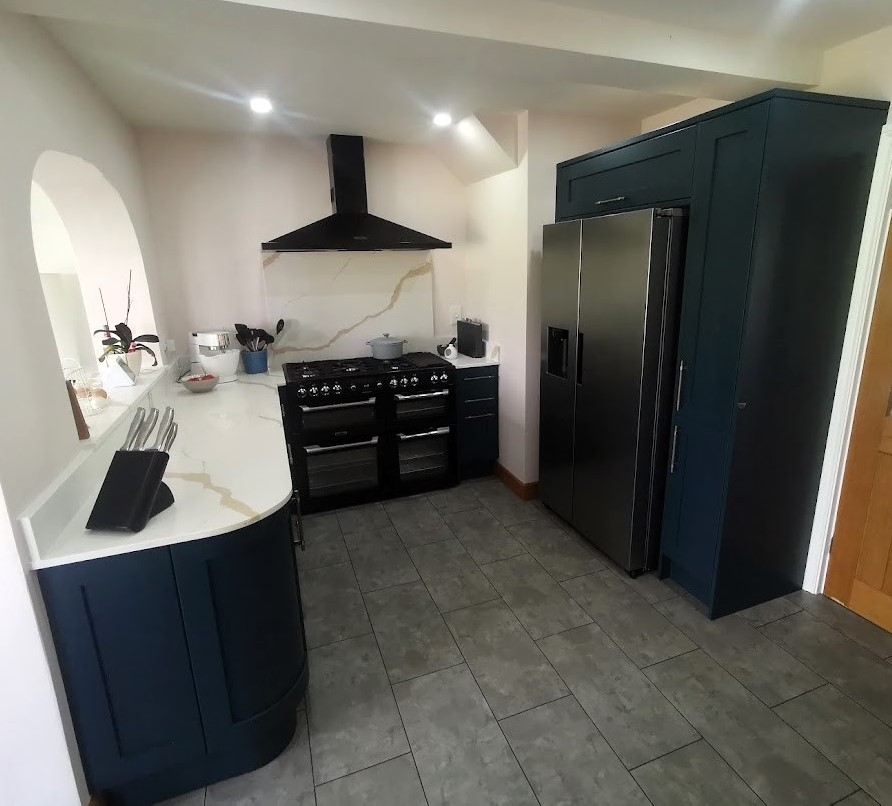 amfbuildingsol's tweet photo. Another stunning kitchen complete. When you use AMF Building Solutions Ltd to fit your kitchen, we offer everything you need from design to installation and everything in between. This recent project was fully managed by us. Get your dream kitchen hassle free. 👏

#bespoke https://t.co/3KIzzpZARj