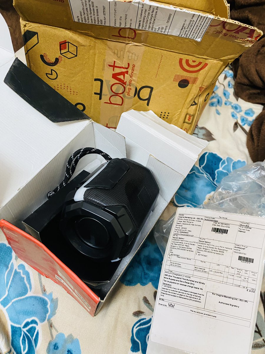 manish2official's tweet photo. Ordered a Boat Stone 350 from the official site, received a faulty unit. Replacement came in a damaged box with a local speaker. Unacceptable! Customer support is unresponsive. Need a full refund or proper replacement ASAP! @RockWithboAt #CustomerService #Help @amangupta0303 https://t.co/ircfVgp0KI