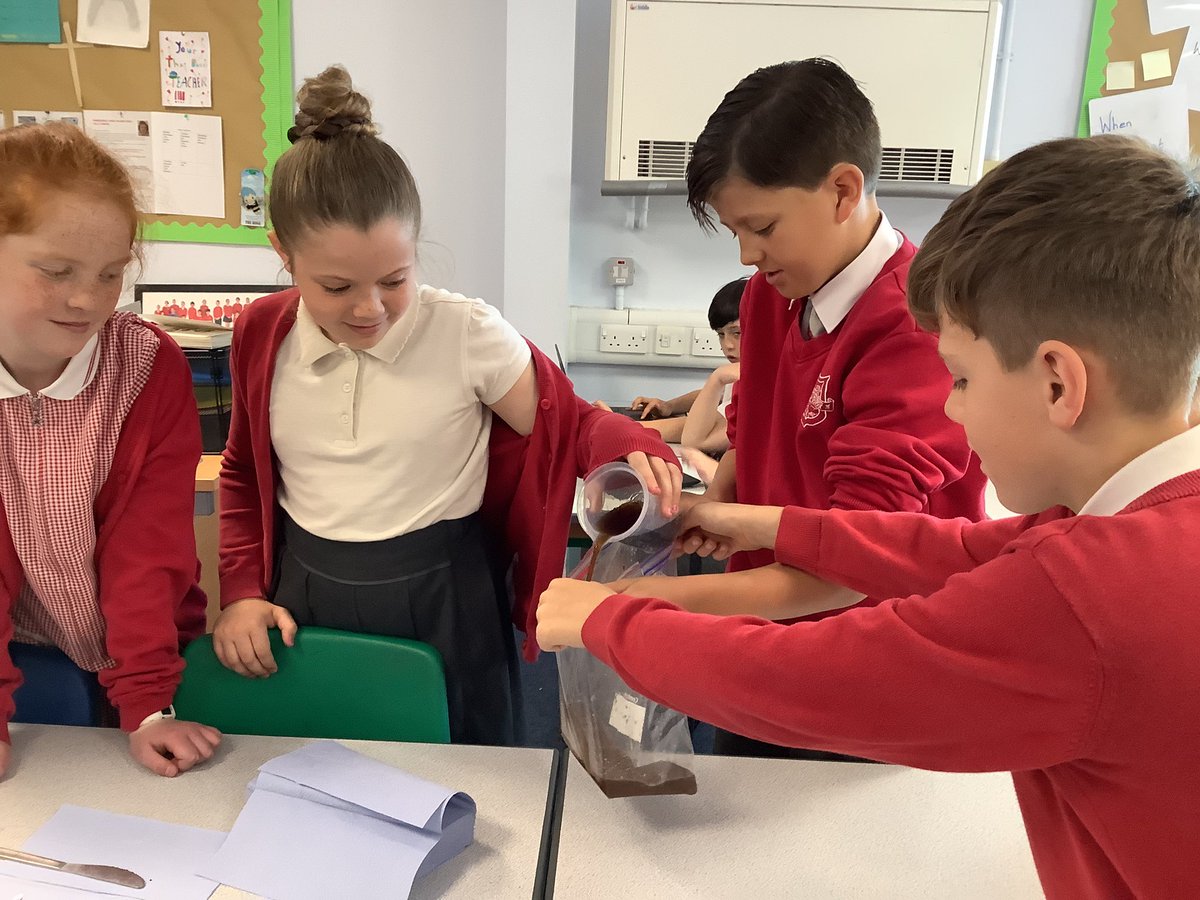 Barfordstpeters's tweet photo. Year 4 had a very interesting science lesson discovering how our digestive systems work! #bspScience https://t.co/CWmQxC1AE5