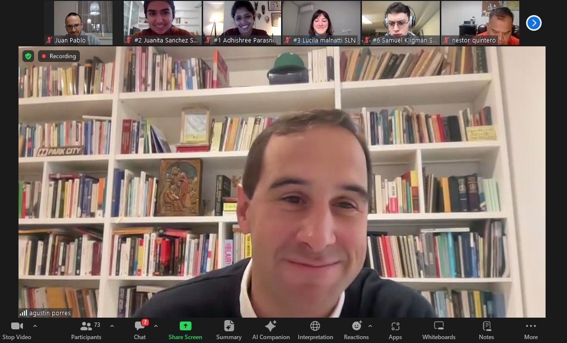 ya pasaron 4 años de que arrancamos con esta aventura de generar una potente red de liderazgo escolar. ¡Grandes directores transformando grandes escuelas! 💪
<a href="/gschoolleaders/">GlobalSchoolLeaders</a> Carlos Vargas <a href="/UNESCOSantiago/">UNESCO Santiago</a>