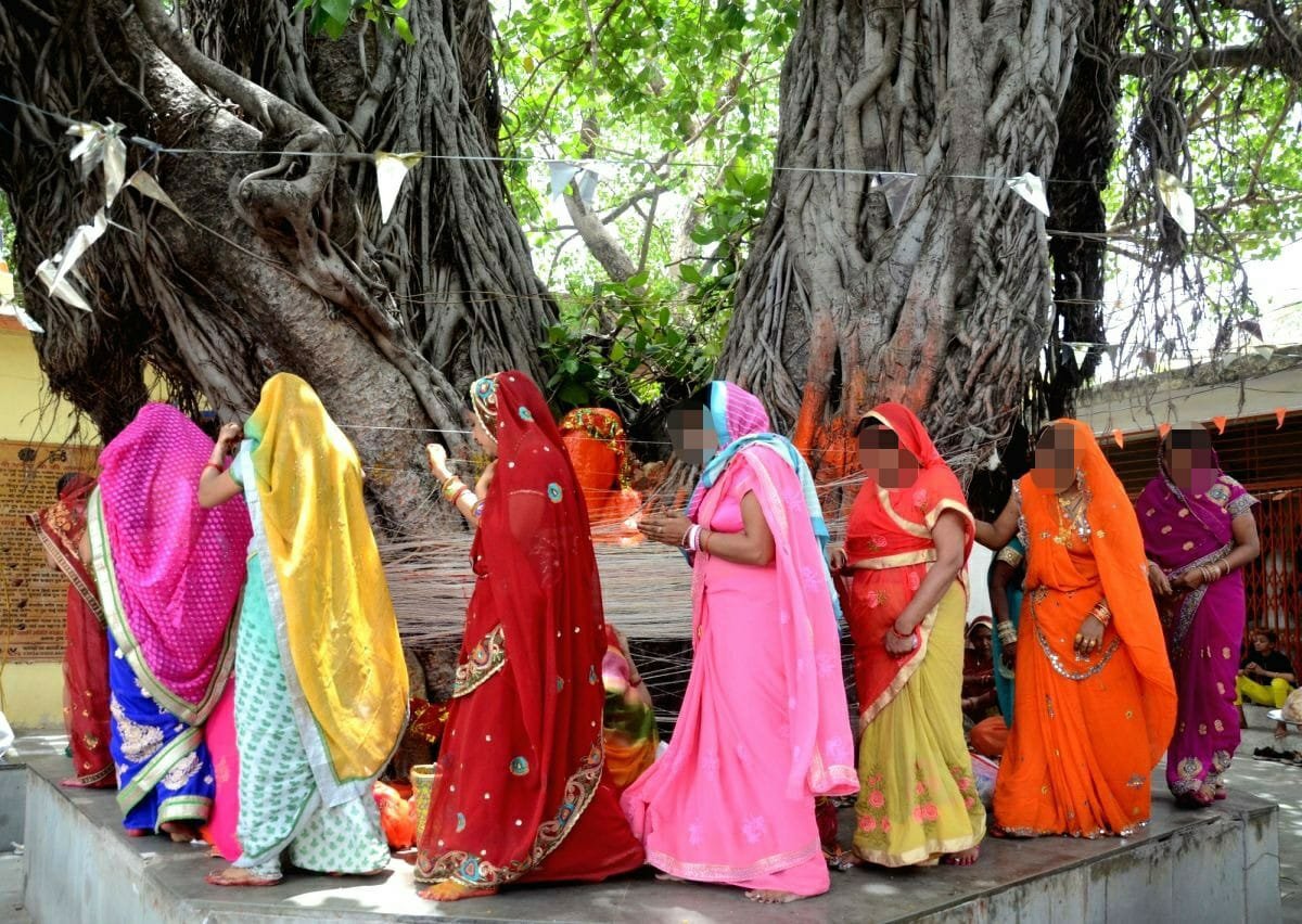 TempleConnect_'s tweet photo. Tomorrow Vat Savitri Vrat
Married women observe #VatSavitri Vrat for the well-being of their husbands.
#Brahma #Vishnu & #Mahesh reside in the divine #Banyan tree, #VatVriksha, & #Satyavan was given life under it; hence it is worshipped on this fast.
#TempleConnect #Savitri https://t.co/6Z3y3drHeI