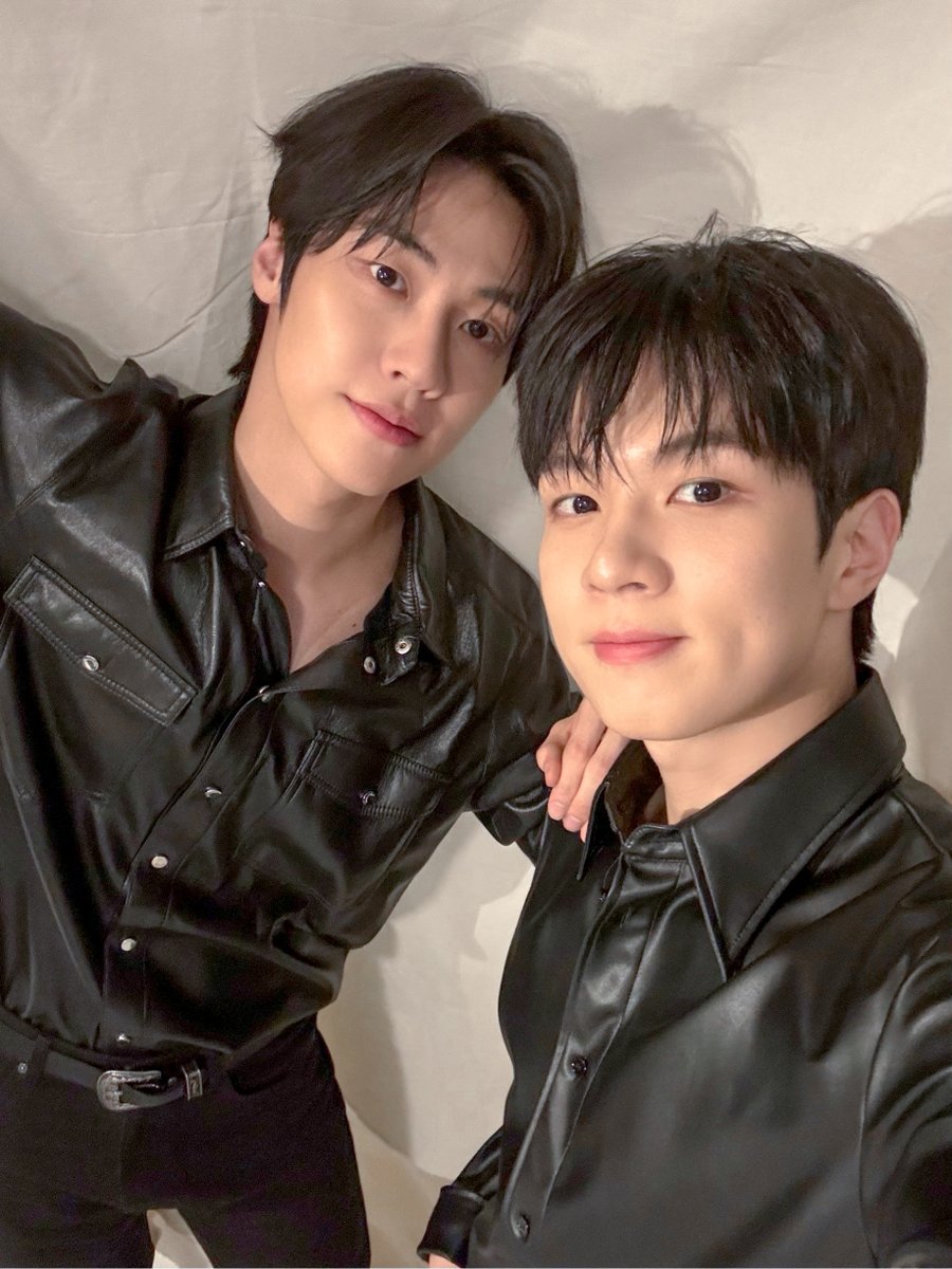 NFlyingofficial's tweet photo. 2024 N.Flying LIVE ‘HIDE-OUT’ ❤D-1❤

오직 N.Fia를 위한 HIDE OUT Photo📸

🗓 : 2024.06.07 8PM / 06.08 6PM / 06.09 5PM 
📌 : YES24 LIVE HALL

#NFlying #엔플라잉 #HIDE_OUT https://t.co/ezYAuirXCt