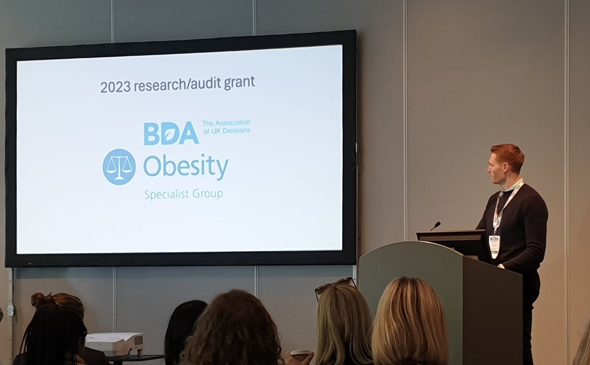 iidris13's tweet photo. Our dietitian @GuyHolt_RNutr from @UHDBTrust presenting a national multi-centred study on the prevalence of micronutrient deficiency following Bariatric surgery at #BOMSS meeting on behalf the BARIDiet group 🙌🏼 #EMBMI https://t.co/RP6OC7AdhJ