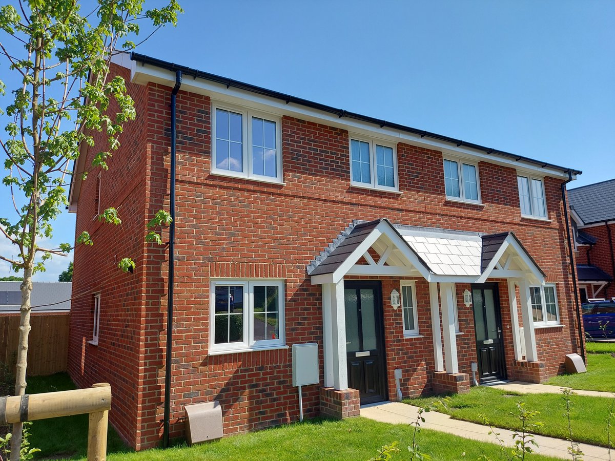 Claire Swaffield tweet media