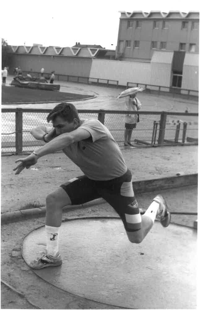 ArchivesT12GOSB's tweet photo. En route vers les JO #Paris2024 🥇
Les doyennes ! Et oui, les épreuves de lancer existent depuis la création de la compétition en 1896 !
#Lancerdedisque #lancerdepoids #athletisme #sports @FFAthletisme @athis_mons @ArchivesnatFr @Archives_94 @FranceArchives @CDEssonne https://t.co/V81HxCE5oB