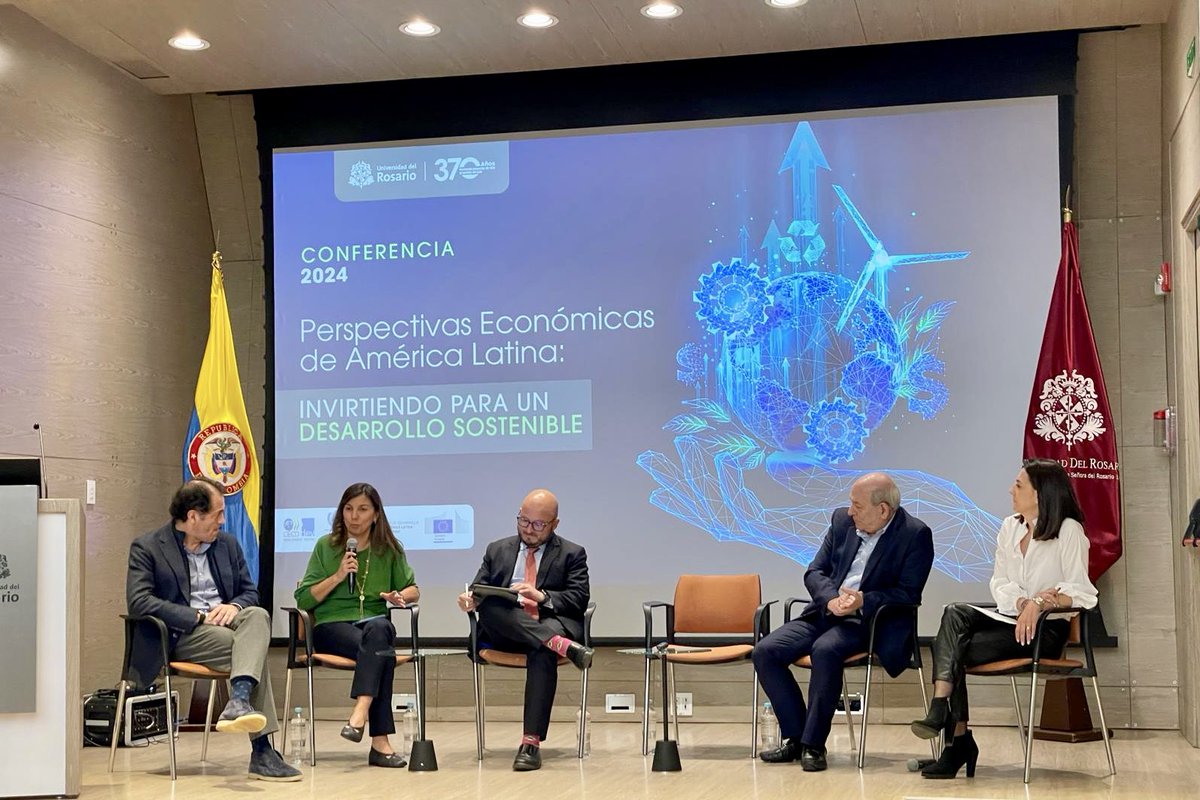 snietoparra's tweet photo. ¿Cómo promover una inversión sostenible en 🇨🇴?
La semana pasada presentamos el LEO #LatinAmerican #EconomicOutlook “Invirtiendo para un desarrollo sostenible” en @URosario🇨🇴
📖 https://t.co/OW7xy4tC3I @OECDdev @AgendaCAF @cepal_onu @EU_Partnerships
Varios puntos discutimos:
1/2🧵 https://t.co/PGoHcCaqCN